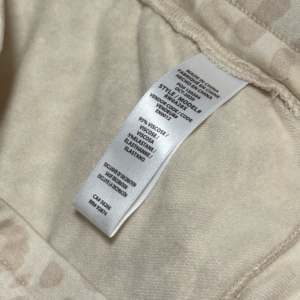 Splendid Super Soft Leopard Joggers - Picture 9 of 10